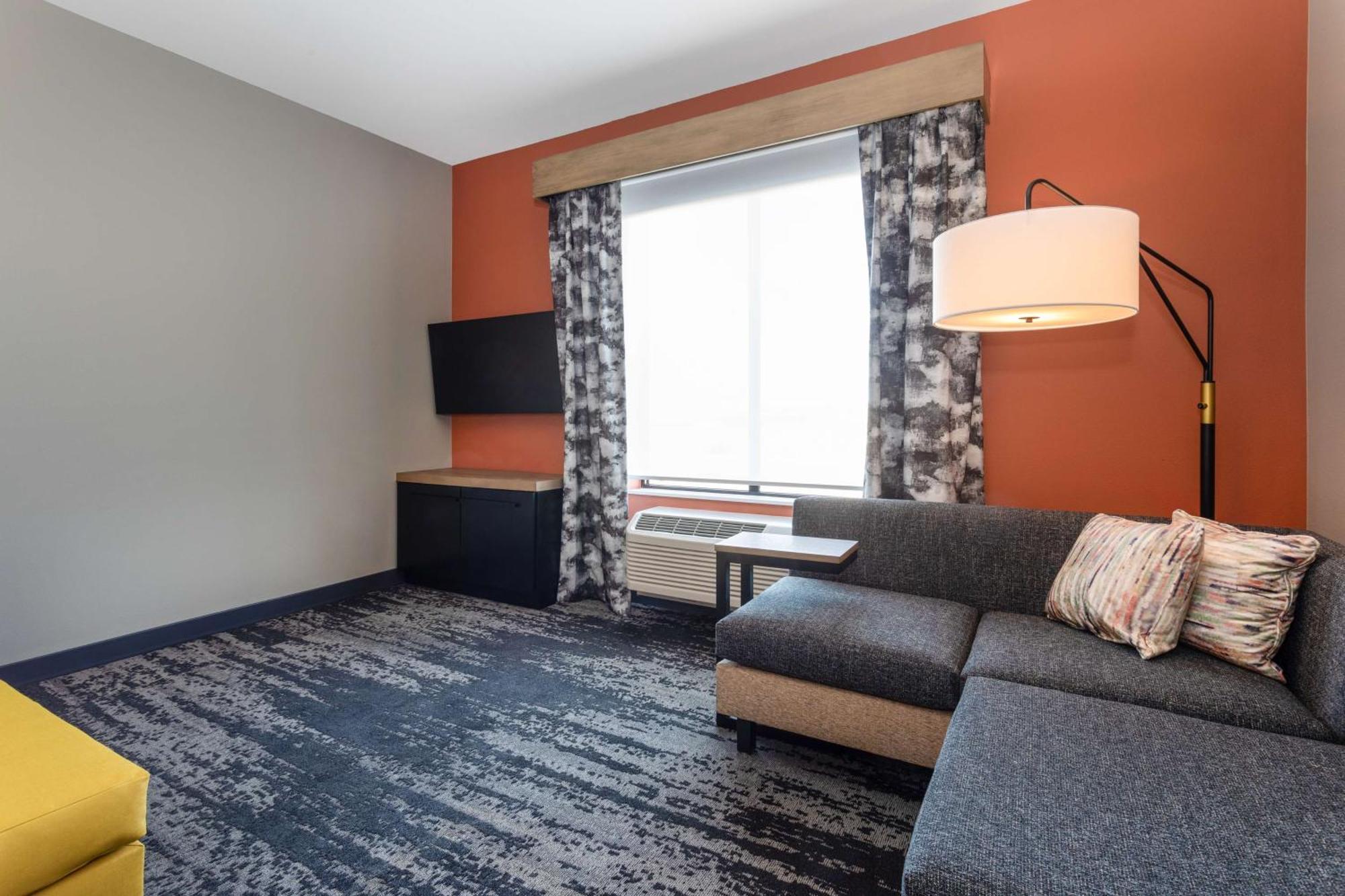 Hilton Garden Inn Hays, Ks מראה חיצוני תמונה