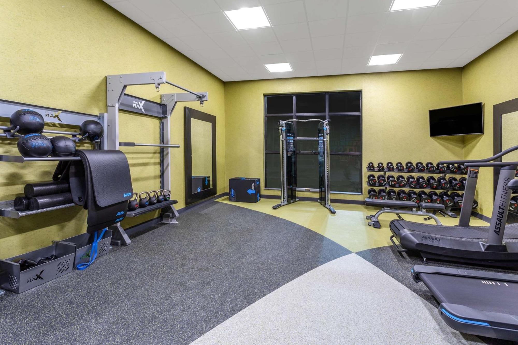 Hilton Garden Inn Hays, Ks מראה חיצוני תמונה